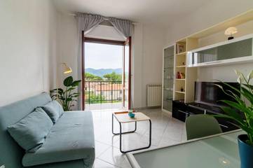 Gîte pour 4 personnes, avec vue ainsi que jardin et terrasse, animaux acceptés à Marinella di Sarzana