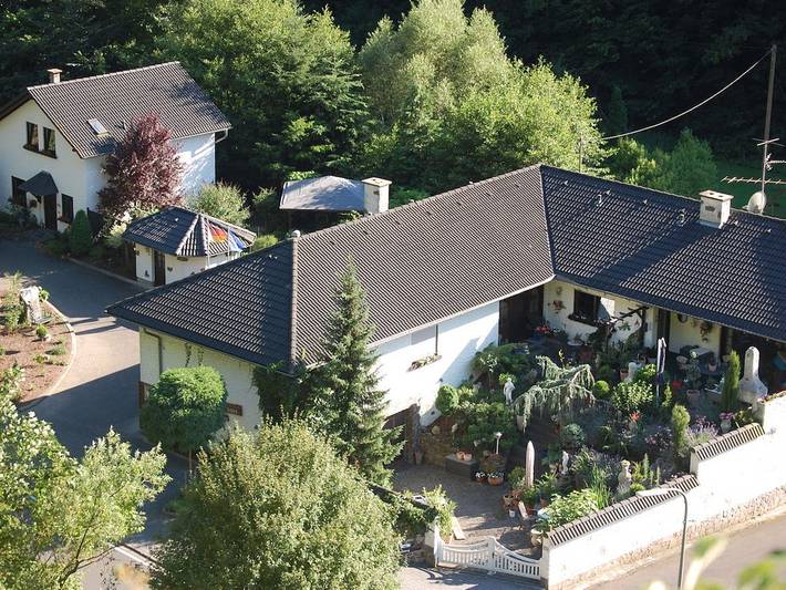 Ferienhaus für 4 Personen, mit Garten in Hahn