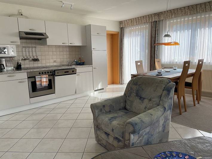Ganze Ferienwohnung, Haus Martha - Ferienwohnung 55qm, 1 Schlafzimmer, max. 3 Personen in Bad Urach, Albsteig Etappe 9