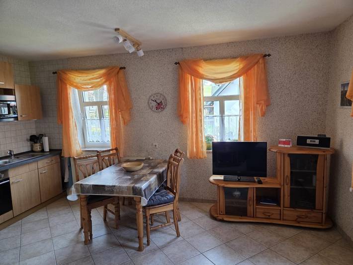 Ganze Wohnung, Apartment „Am Malerweg“ mit Bergblick, privatem Garten und Wlan in Pfaffendorf, Königstein