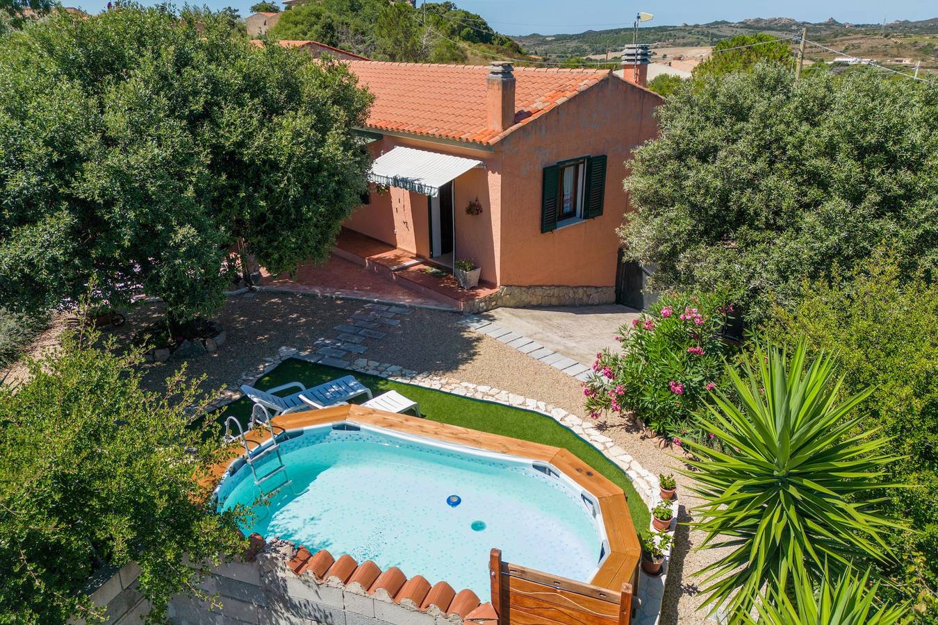 Casa vacanze "La Pavoncella" con piscina privata e Wi-Fi in Trinità d'Agultu e Vignola, Gallura