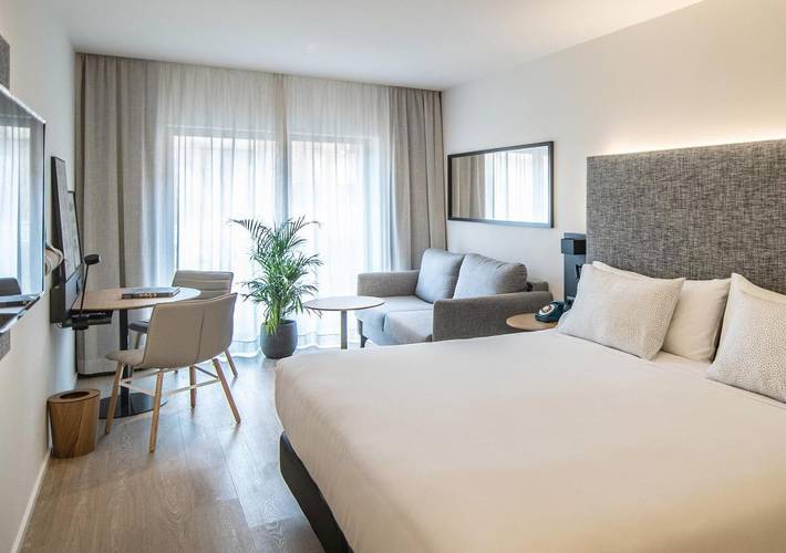 Hotel para 4 personas, con Terraza además de Piscina y Vistas en Zaragoza