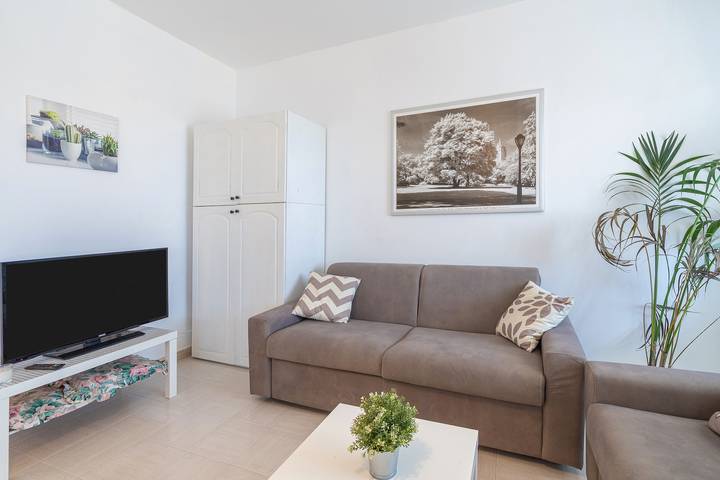 Casa vacanze "Villa Clara" con vista mare, terrazza coperta e giardino in Gallina - Avola, Avola