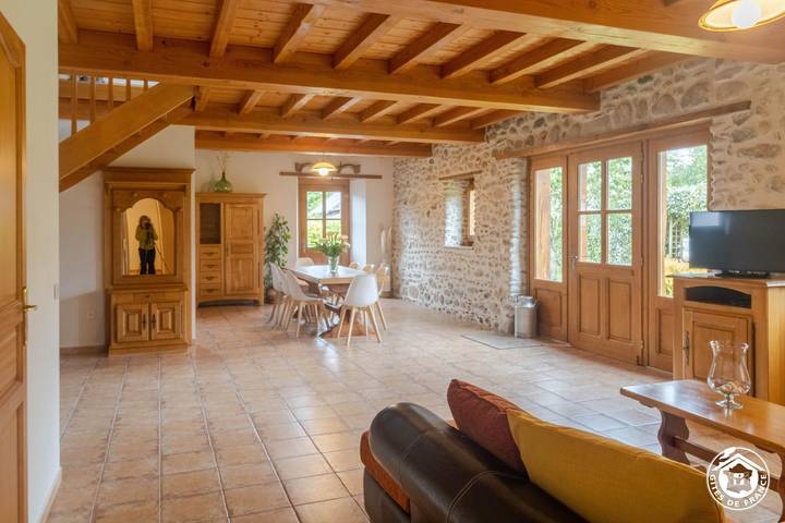 Gîte pour 8 personnes, avec jardin à Pouzac - 4