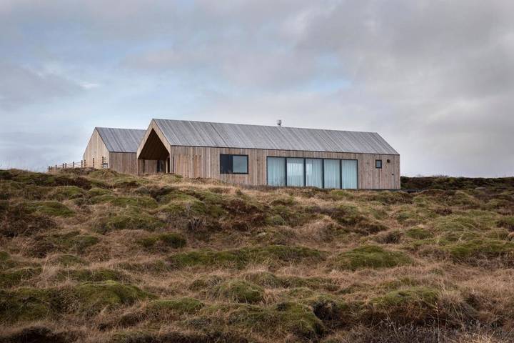 Villa voor 9 personen, with terras and whirlpool as well as sauna op IJsland