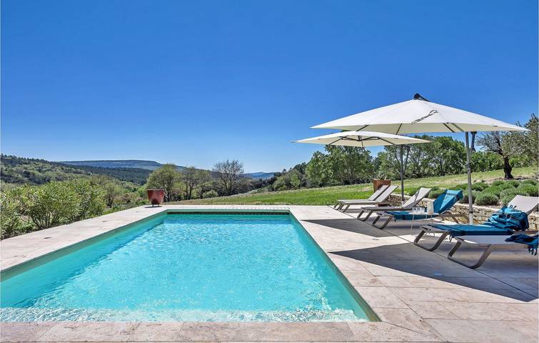 195 m² Apt de vacances avec TV, piscine et vue à Valaurie in Roussas, Région de nyons