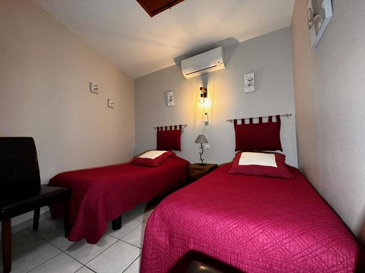 Location de vacances pour 2 personnes, avec piscine ainsi que terrasse et jardin à Chauzon - 4