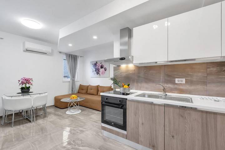 Maison d’hôte pour 5 personnes, avec jardin à Tučepi