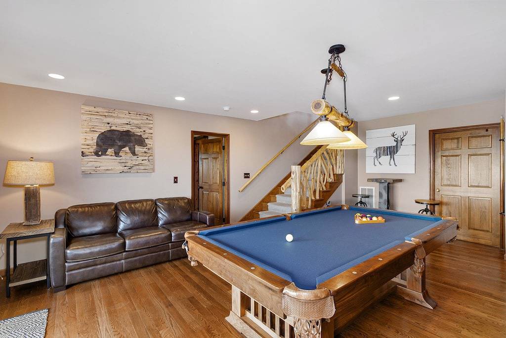 Breathtaking 2-Level Mountain Retreat in Blue Ridge Parkway, Watauga County