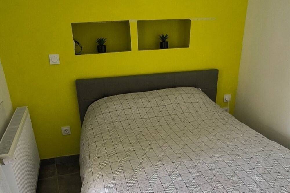Appartement entier, Studio paisible in Saint-Cyprien (Loire), Montbrison
