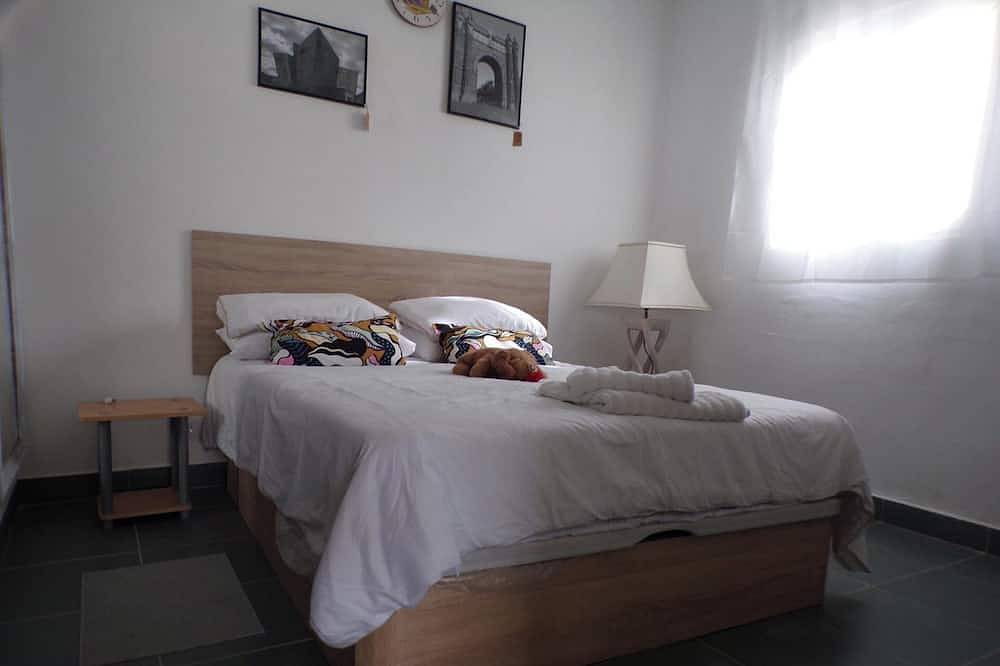 Entire apartment, Apartment Sleeps 4 with Private Pool in Jumilla, Murcia Inland