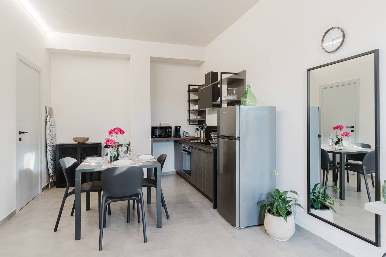 Entire apartment, Apartment 'Vento E Salsedine Grecale' with Private Garden, Wi-Fi and Air Conditioning in Marsala, Trapani Province