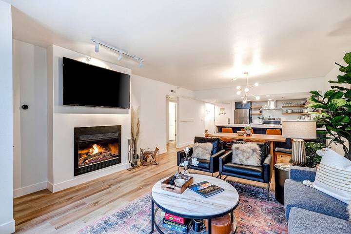 Vacation apartment for 6 people, with pool and hot tub as well as balcony and sauna in Utah