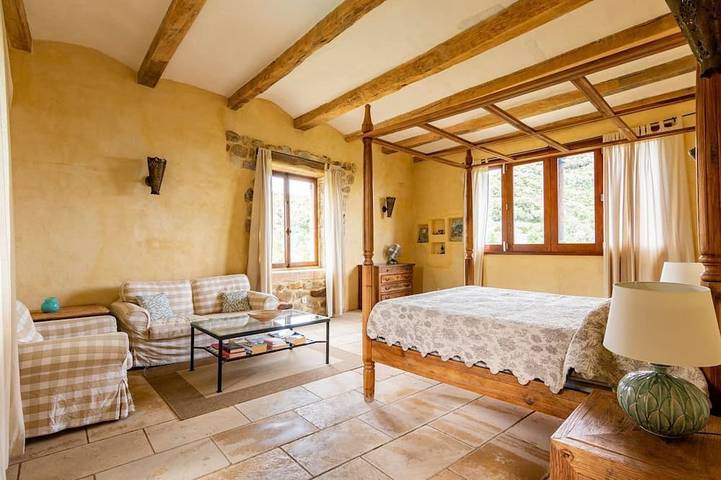 Chateau De Mazelle - Onze Chambres , Couchages 20 in Banne, Parc national des Cévennes