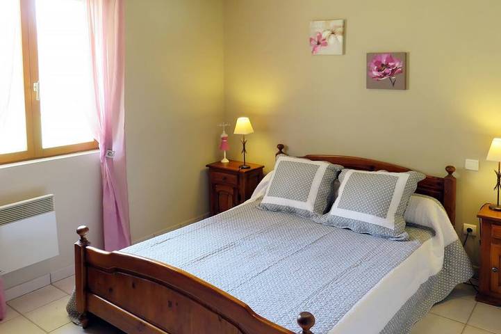 Location de vacances pour 5 personnes, avec jardin ainsi que piscine et jacuzzi, animaux acceptés à Blanquefort-sur-Briolance - 3