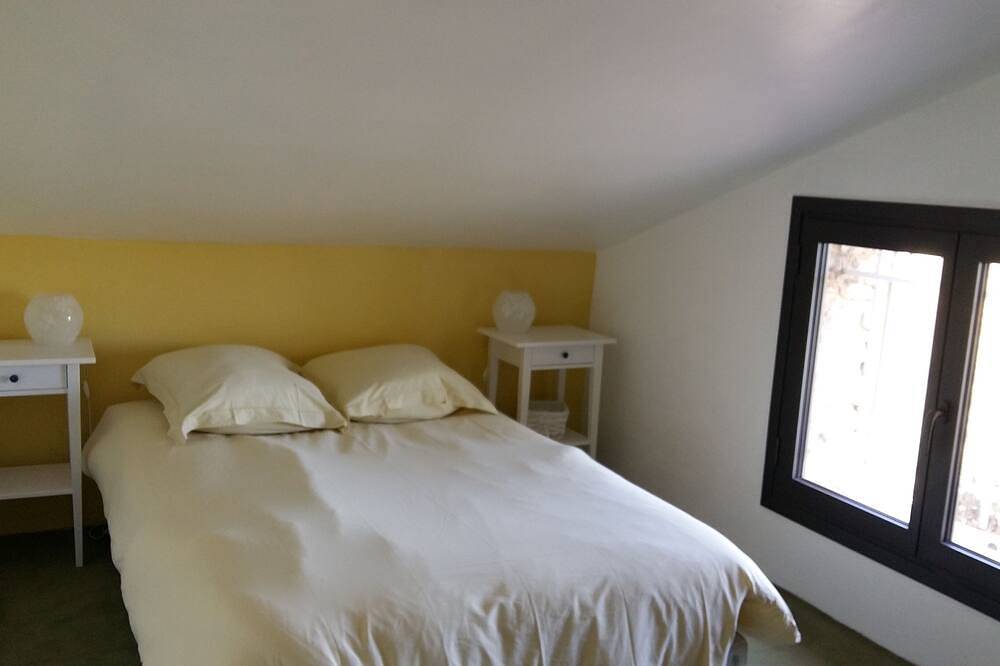 Magnífica casa de campo provenzal rodeada de viñedos, para 10 personas in Pont-Saint-Esprit, Region de Nimes