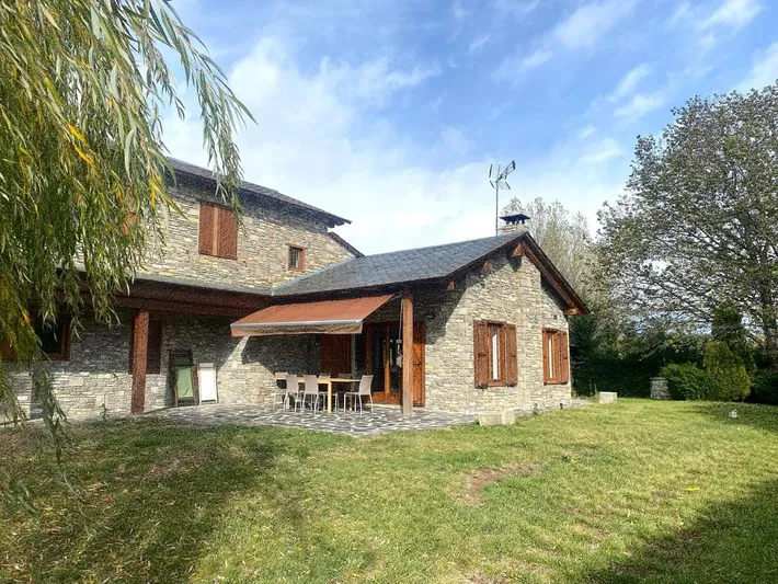 Chalet für 8 Personen, mit Ausblick und Garten - 1