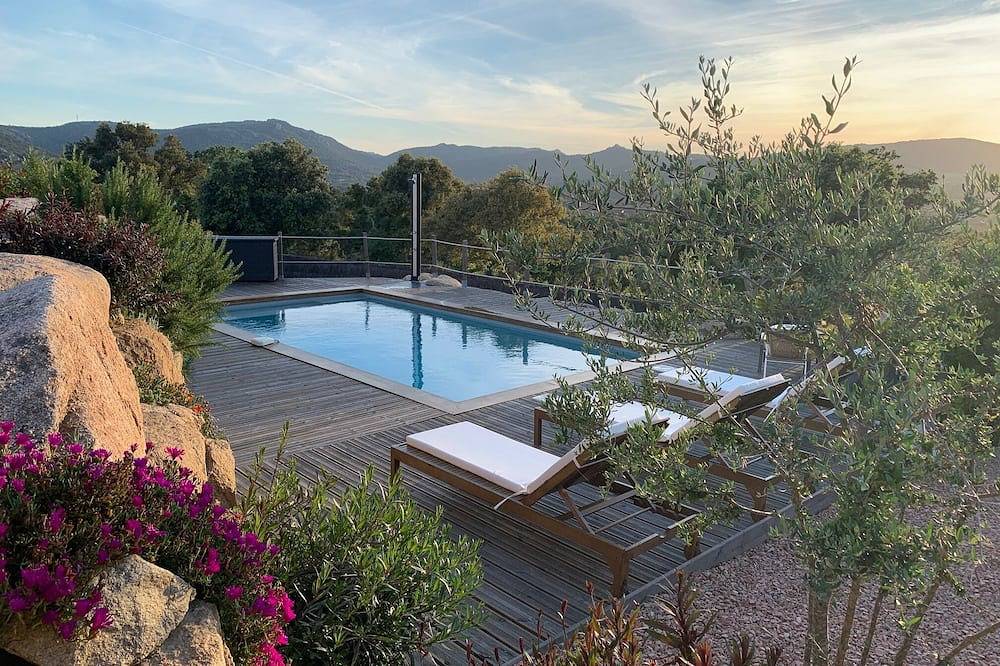 Charming sheepfold, panoramic view, heated swimming pool in Sotta, Sartène und Umgebung