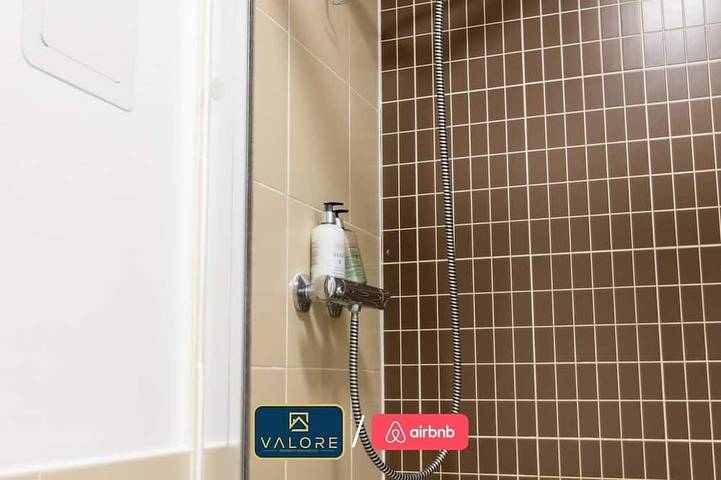 Ganze Wohnung, 2Bed | 2Bath | Parking | Walk to Sainsbury’s in Milton Keynes, Südostengland