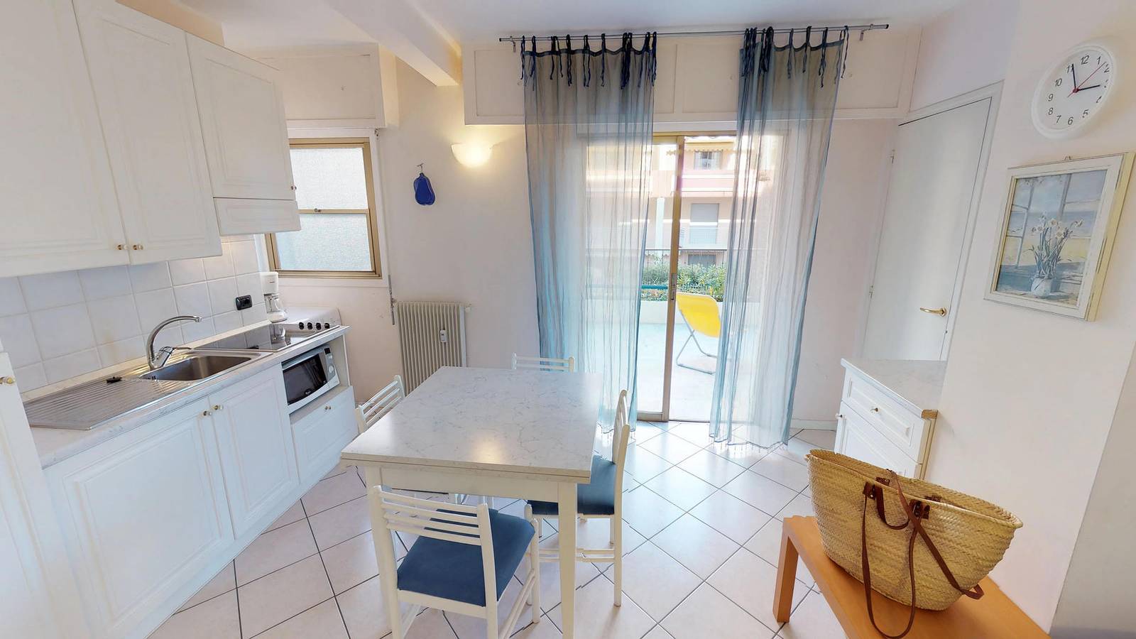 Ganze Ferienwohnung, Ferienwohnung für 4 Personen mit Balkon/Terrasse in Menton, Nizza Und Umgebung