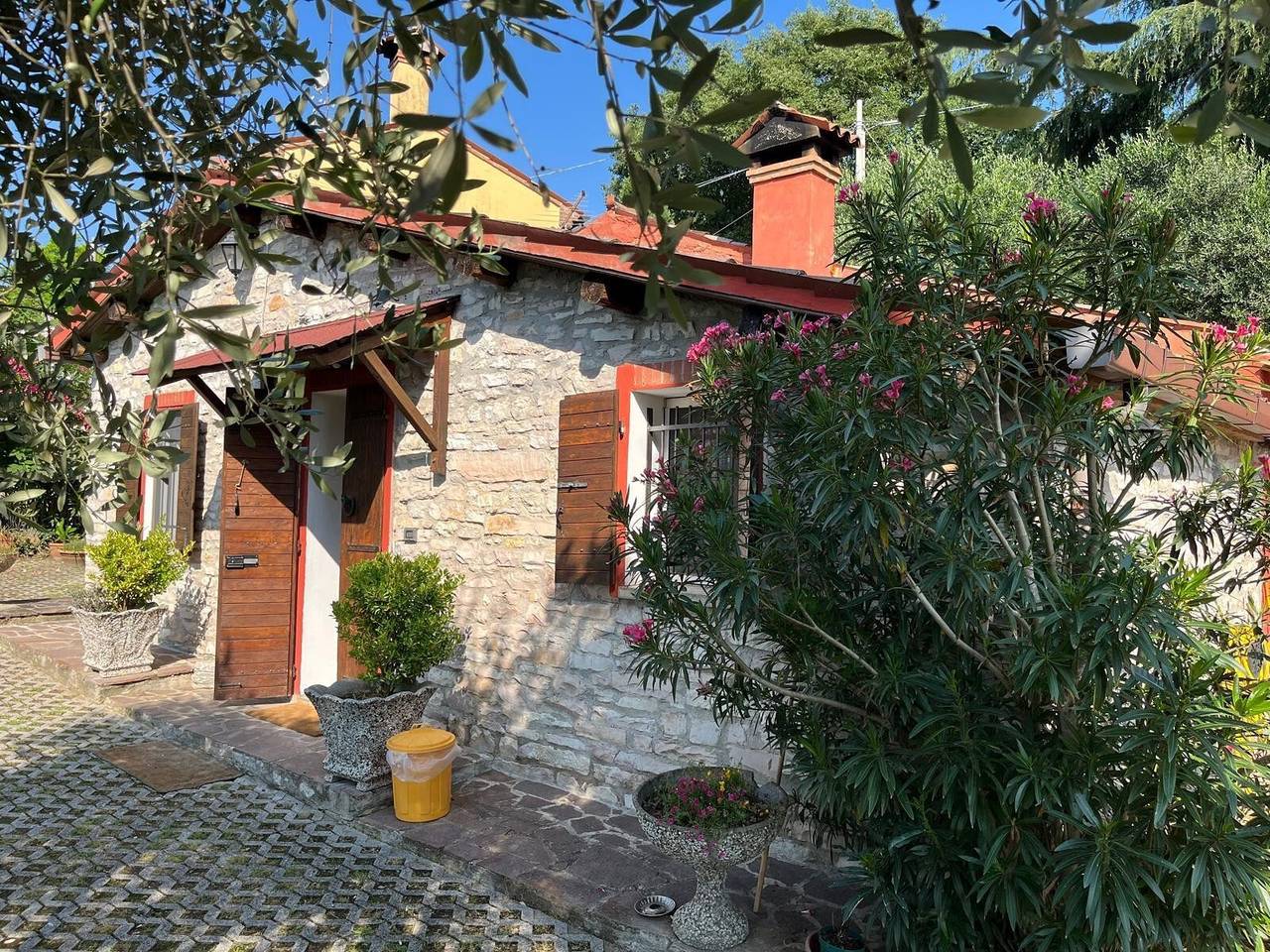 Chalet 'Casa dell'Uliveto' con Vista Montagna, Wi-Fi e Aria Condizionata in Albettone, Provincia di Vicenza