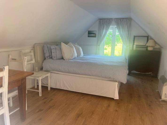 Bed and breakfast for 2 people, with view and garden, with pets in Hampshire