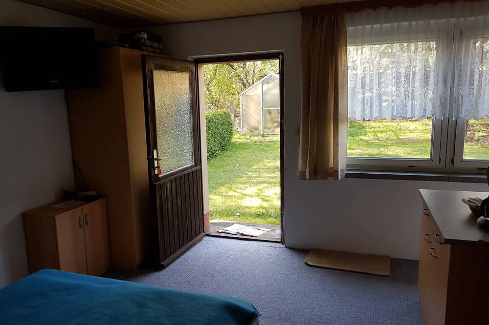 Kleiner, preiswerter Bungalow / Unterkunft in der Nähe v Berlin S-Bahn Anschluss in Zepernick, Panketal