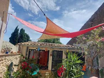 Gîte pour 2 personnes, avec terrasse à Roujan