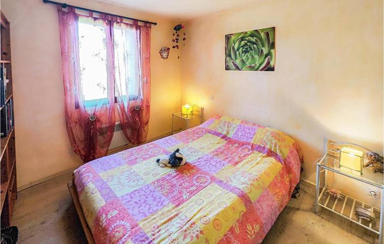 Location de vacances pour 5 personnes, avec jardin à Pierrerue - 4