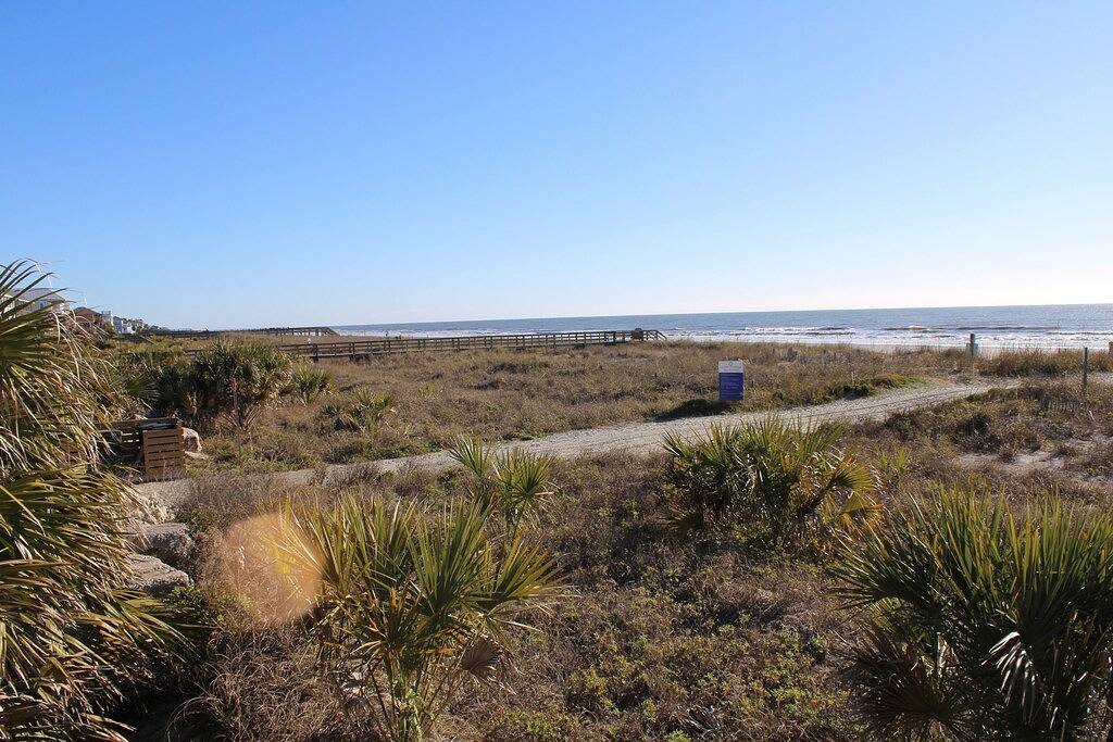 Vacation Apartment for 2 Guests in Folly Beach, South Carolina Lowcountry