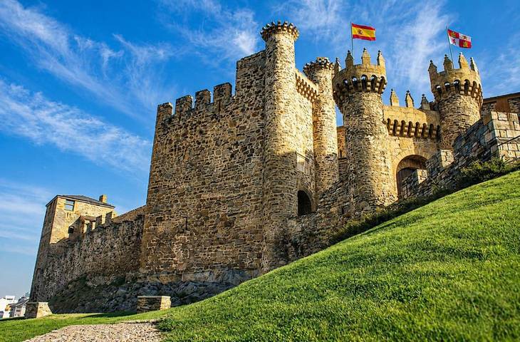 Apartamento para 6 personas, con Balcón y Vistas en Ponferrada