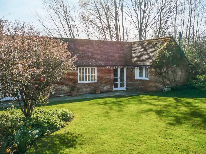 Cottage for 2 people, with garden, with pets in Hampshire