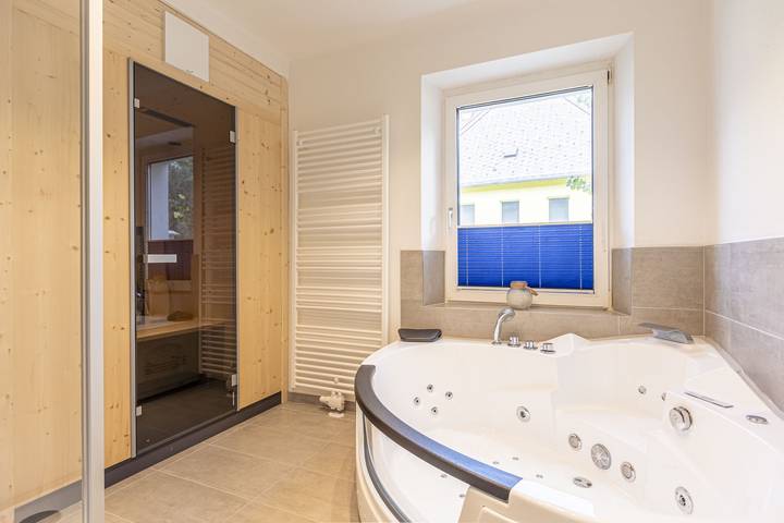 Ferienwohnung für 6 Personen, mit Whirlpool und Balkon sowie Sauna in Eisenerz - 3