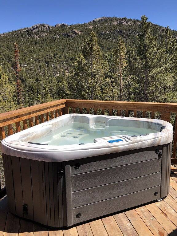 Spring get away near Rmnp-Estes Park discounts available. Pet Friendly in Allenspark, Boulder County