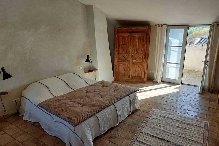 Location de vacances pour 9 personnes, avec balcon et jardin, animaux acceptés à Vallabrix - 2