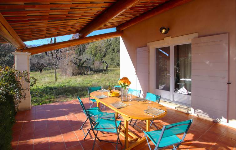 Appartement de luxe avec piscine et parking à 1,5 km du centre ville in Apt, Parc naturel régional du Luberon