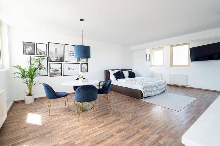 Ferienwohnung für 2 Personen, mit Terrasse und Whirlpool in Koblenz