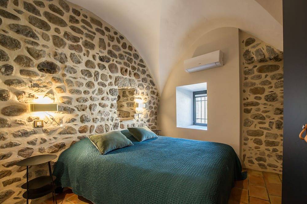 Gîte Rivière, terrasse privative I 4 personnes I Domaine le C4 in Berrias-et-Casteljau, Parc national des Cévennes