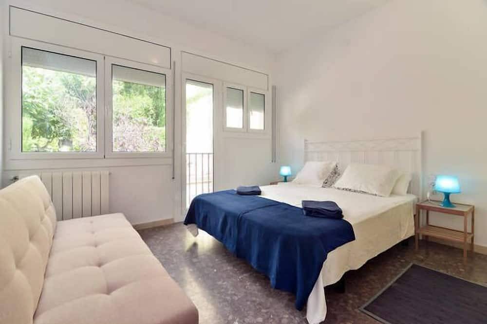 Haus mit Garten und kostenfreiem Wlan 2 Minuten vom Park Güell im Zentrum von Bcn in Barcelona, Barcelonès