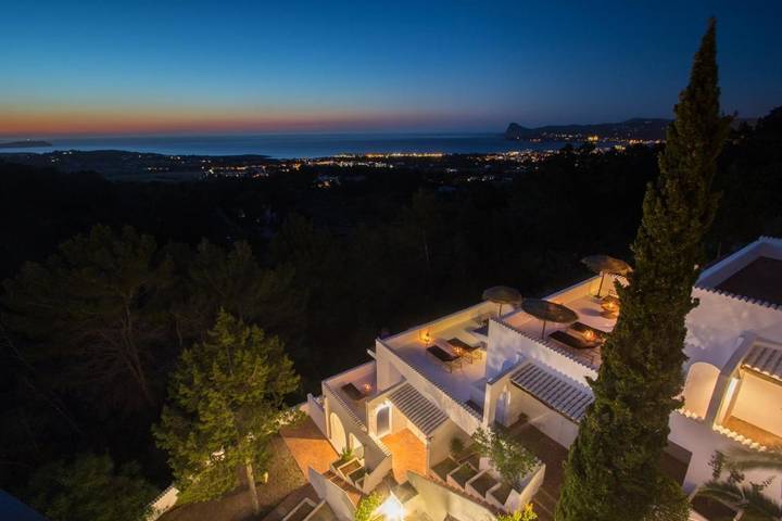 Aparthotel voor 2 personen, with Balkon and Terras as well as Tuin and Zwembad op Ibiza