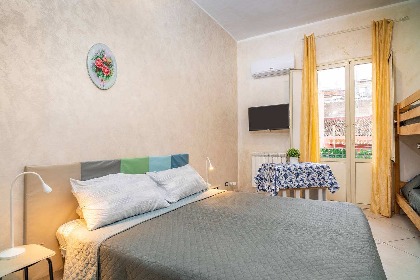 Monolocale intero, Monolocale "Nigido Holiday House Emily" con balcone, Wi-Fi e aria condizionata in Catania, Catania e dintorni