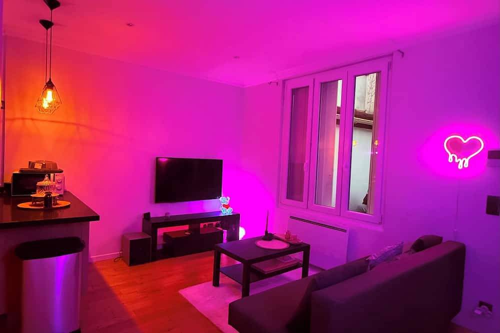 Limitless - Forbidden House in Le Perreux-sur-Marne, Valle del Marne