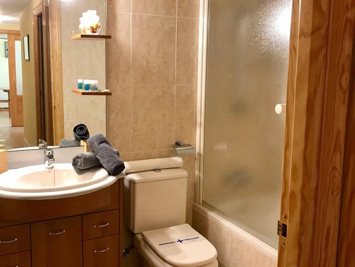 Gîte pour 5 personnes, avec balcon et piscine à Jaca - 4