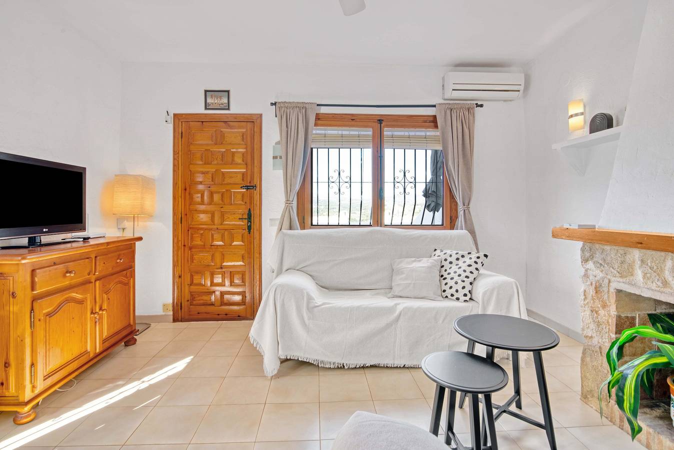 Ferienhaus 'Amor Supremo' mit Bergblick, Wlan und Klimaanlage in Villotel, Poble Nou de Benitatxell