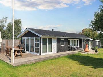 Strandhaus für 4 Personen, mit Terrasse und Garten auf Seeland