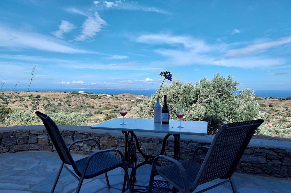 Anthos Lodge with panoramic sea view, surrounded by hiking trails in Kykladen