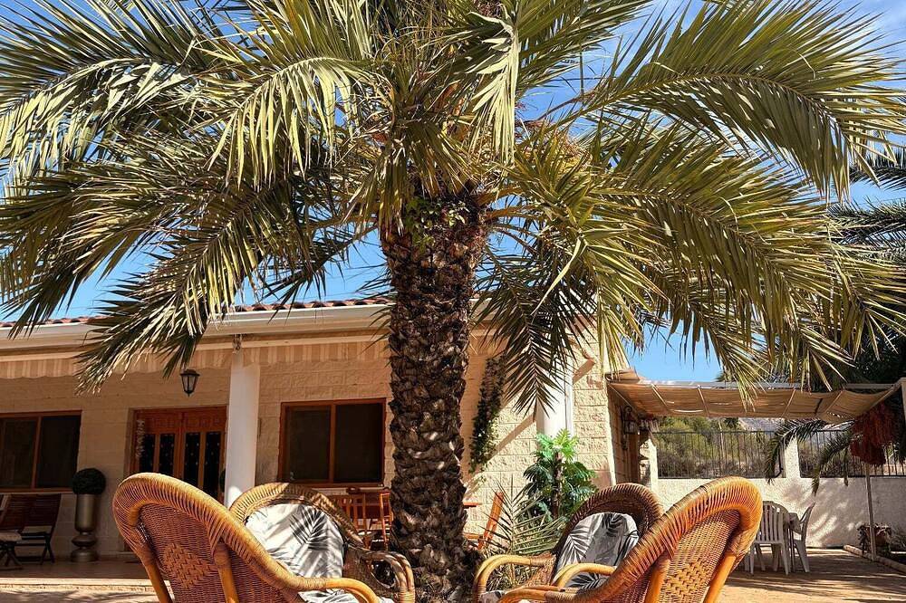 Finca for events (family reunions, birthdays, weddings, seminars...) in Elda, Alicante Inland