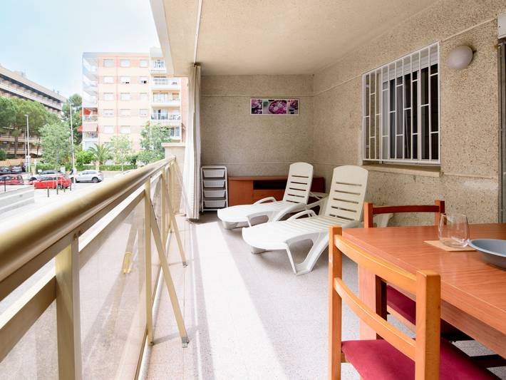 Gîte pour 3 personnes, avec terrasse ainsi que bassin pour enfant et jardin à Salou - 4