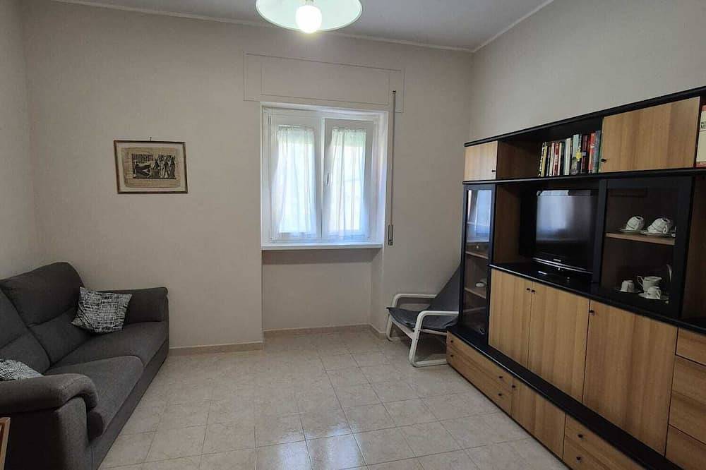 Apartamento entero, House Agnese in Ostia, Roma