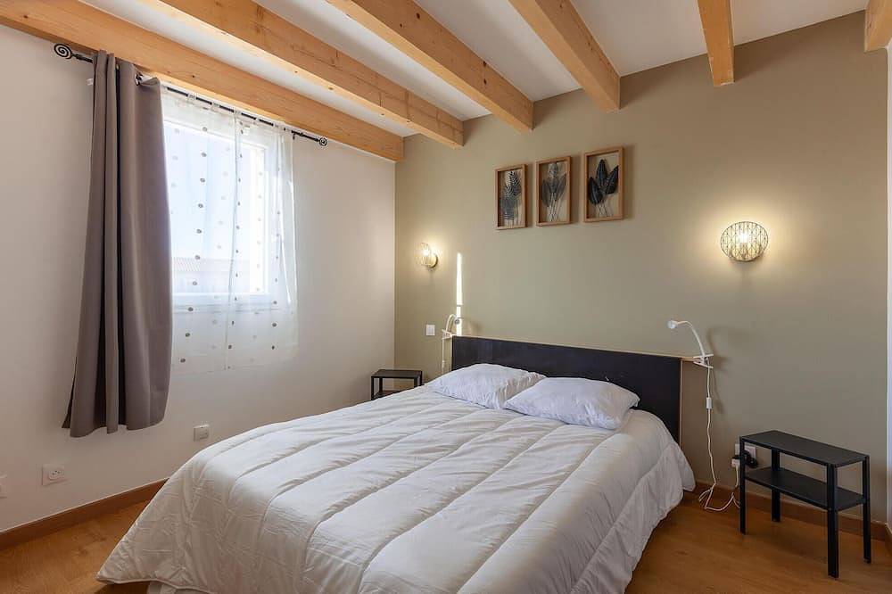 Entire apartment, Beautiful apartment in Eyragues in Eyragues, Arles region